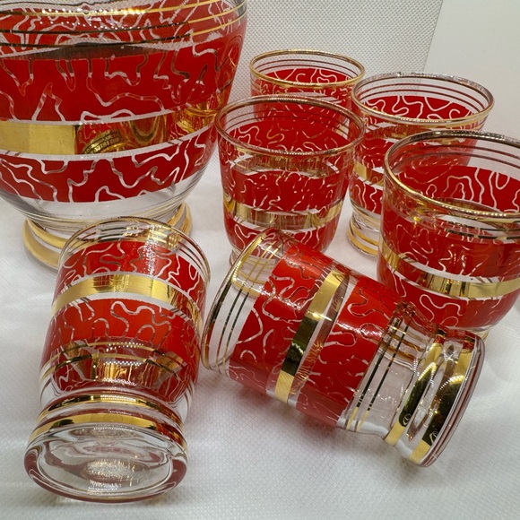 Chic MCM red and gold decanter with 6 shot glasses. - Picture 6 of 10